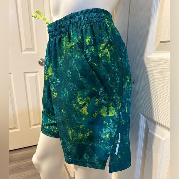 Men’s Athletic Shorts - DSG
Size: Medium, 5-6” inseam. - Picture 3 of 7